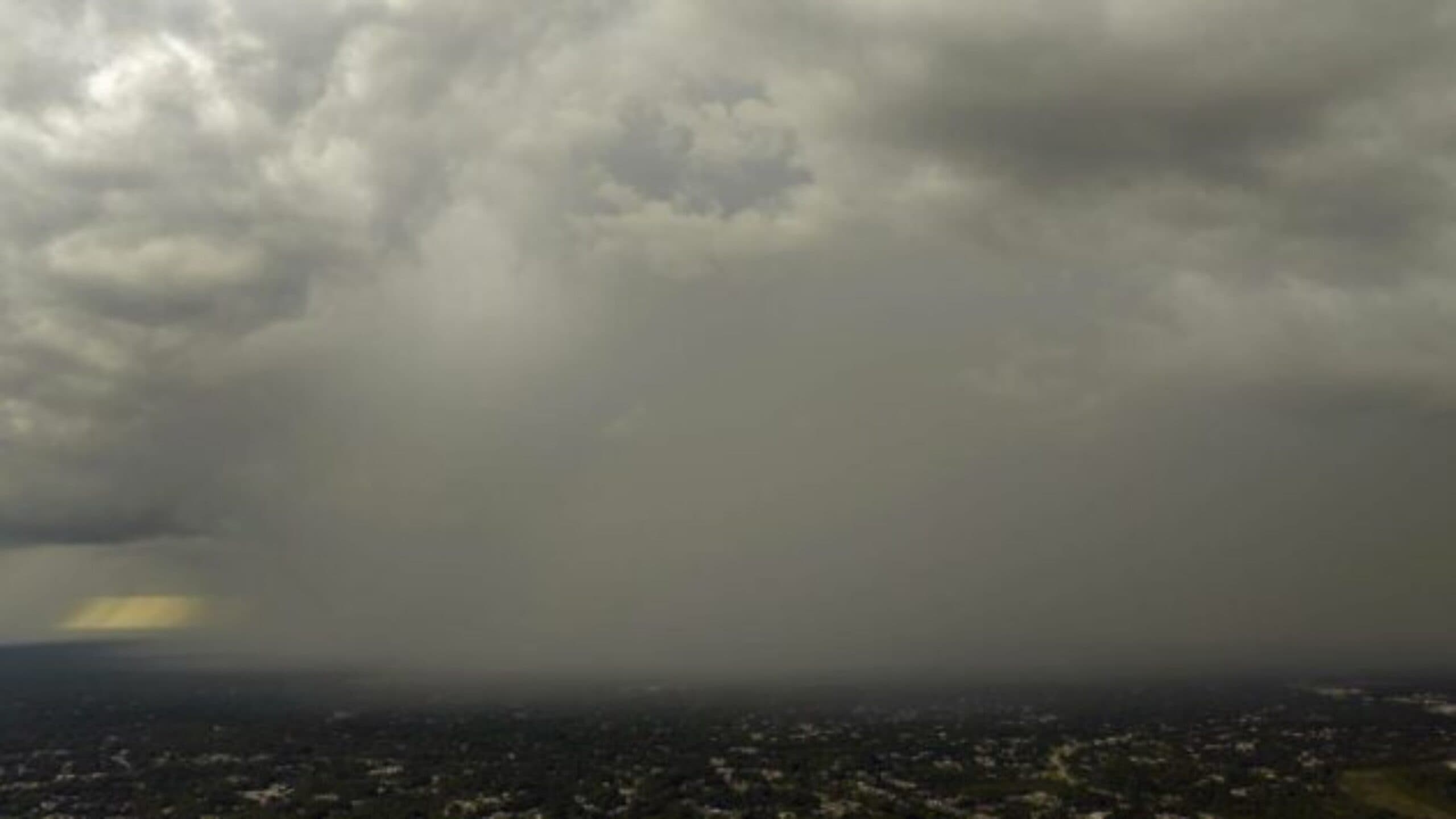 INMET emite alerta de tempestade com granizo e ventos de 60 km/h para o Sul e Sudeste