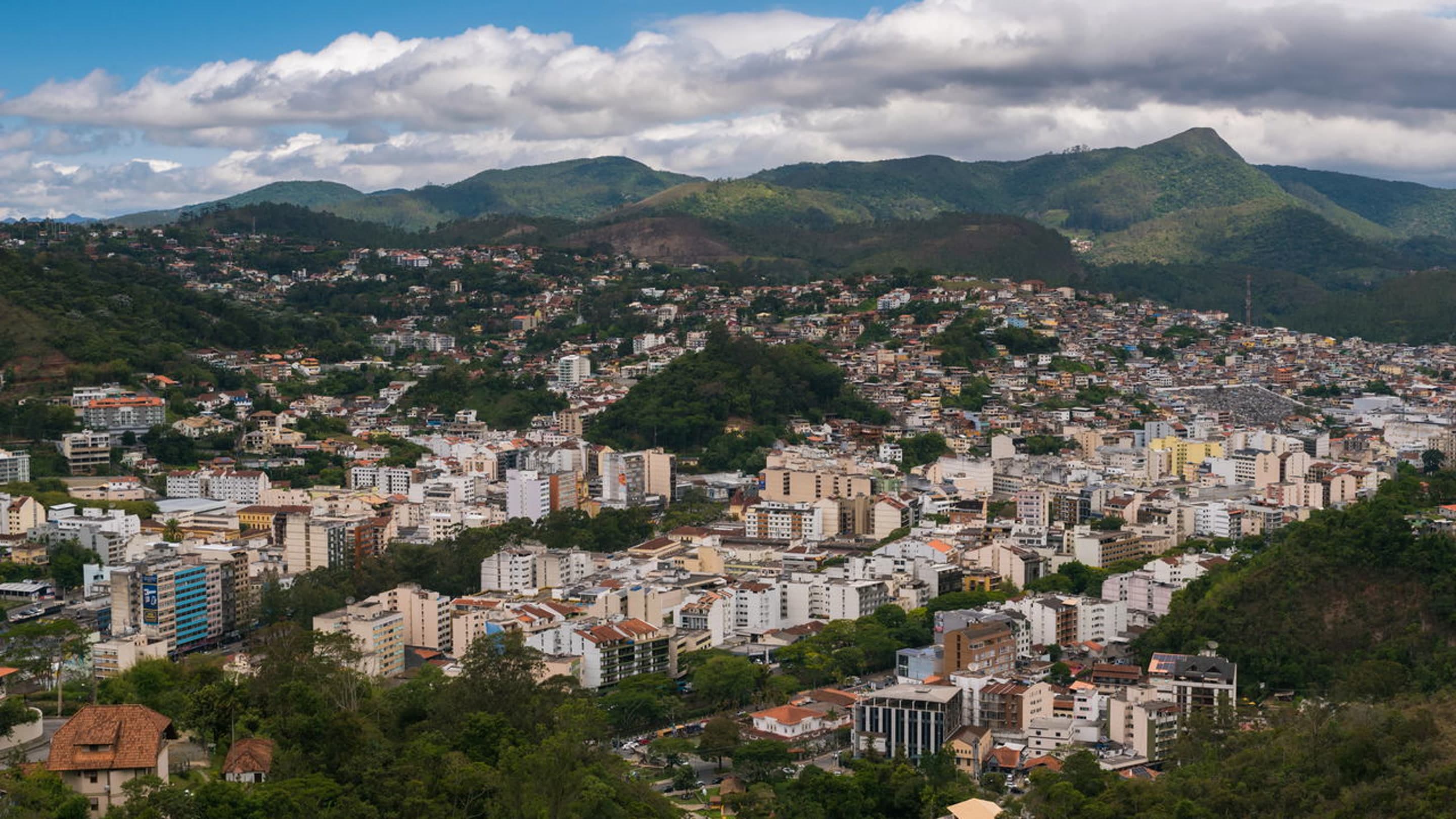 Cidades serranas oferecem clima ameno e montanhas com mais de 2.300 metros de altitude