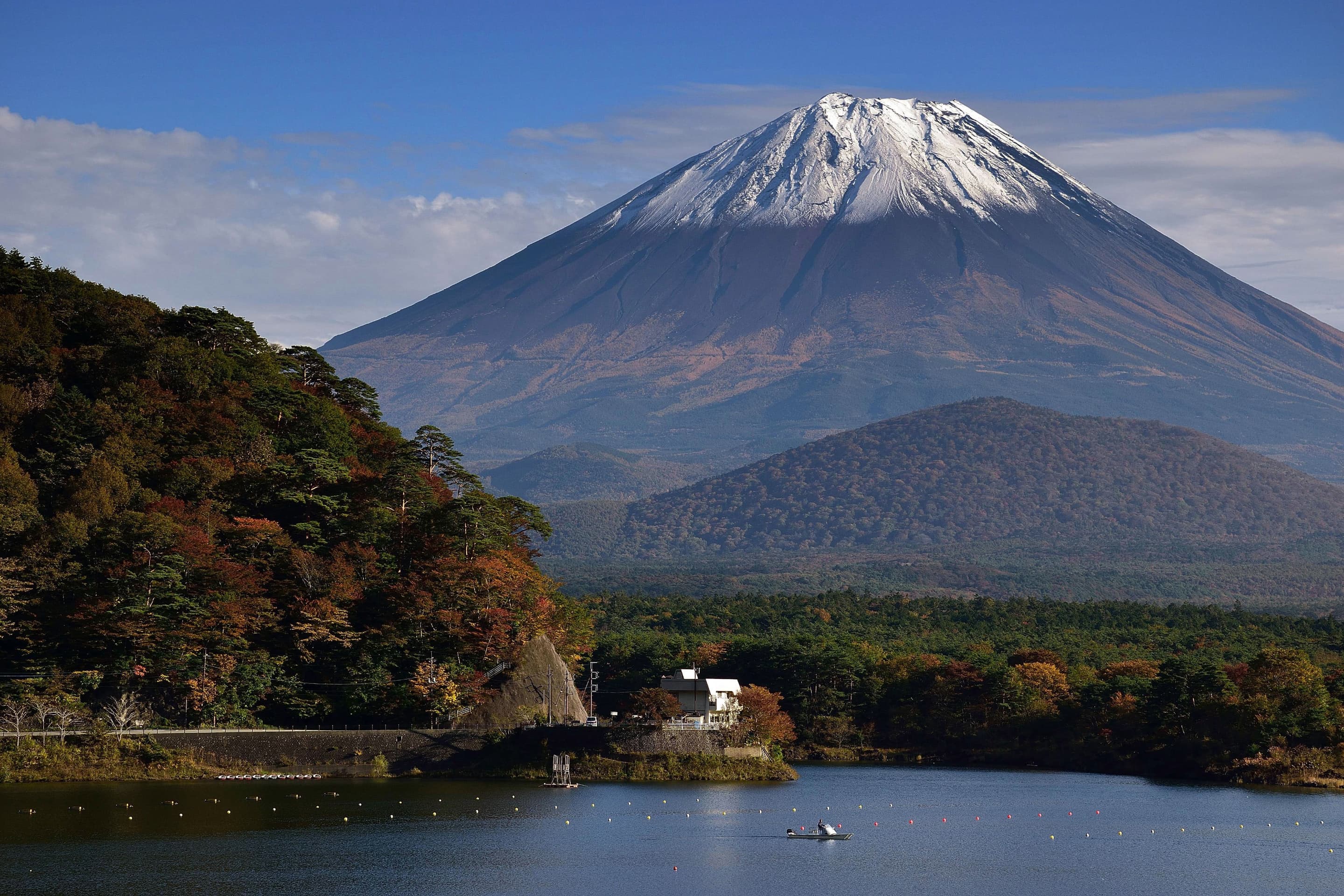 Pai deixa filho de 7 anos no Monte Fuji para subir montanha sozinho