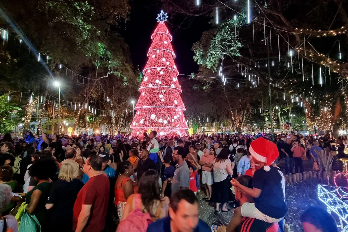 Prefeitura de Juiz de Fora prevê gastar R$ 1,9 milhão com decoração de Natal