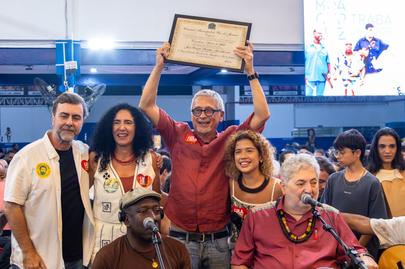 Cantor Zé Renato recebe Título de Cidadão Honorário Carioca em cerimônia no Andaraí