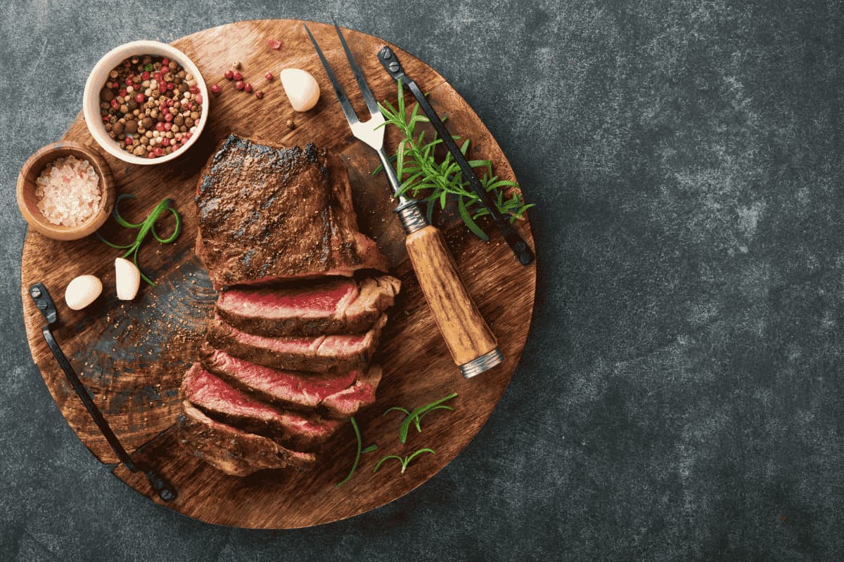 Dia do Churrasqueiro é nesta quarta-feira (30) e especialista indica cortes ideais para a brasa