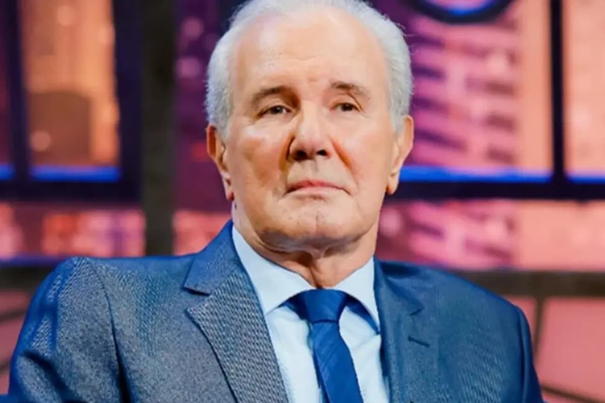 Celso Freitas confirma saída do SBT e anuncia aposentadoria após 56 anos de carreira