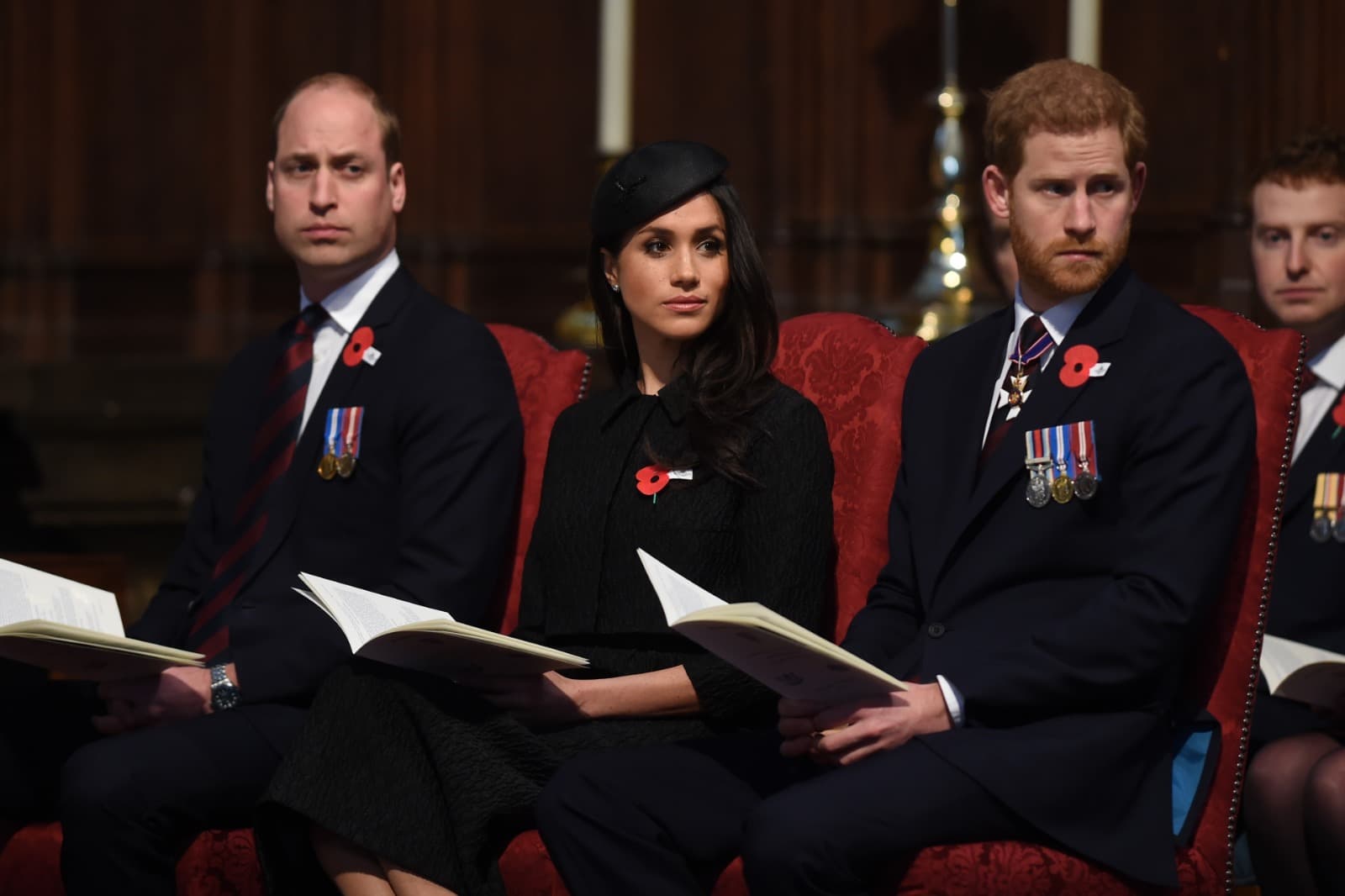 Confronto físico e ofensas contra Meghan Markle marcaram briga entre William e Harry