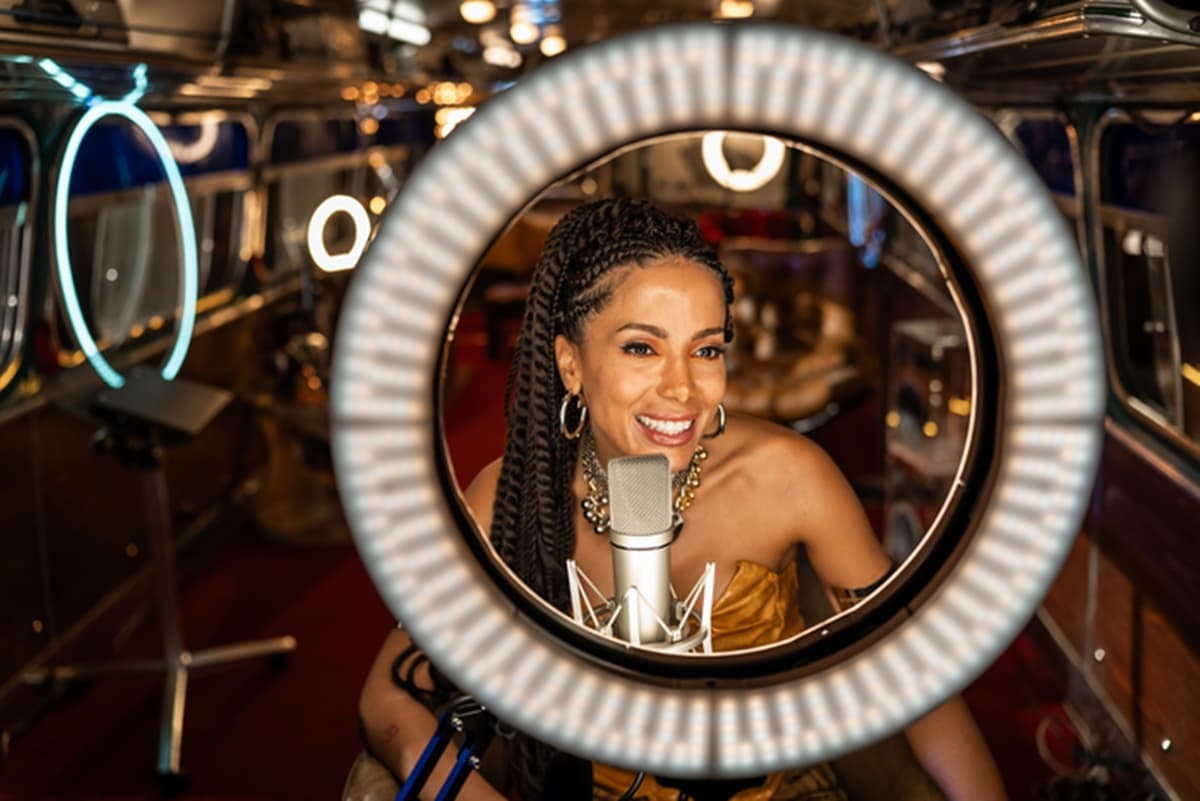 Anitta narra longa Corrida dos Bichos e estreia hoje no Prime Video