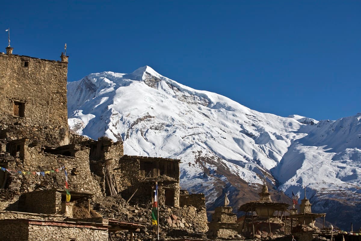 Avalanche no Nepal deixa 10 alpinistas e guias desaparecidos em montanha
