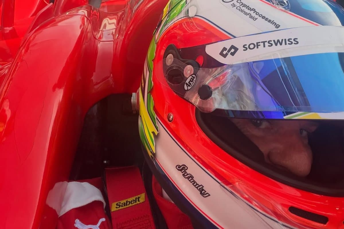 Barrichello pilota carro de Michael Schumacher em Monza para celebrar 30 anos de estreia na Ferrari