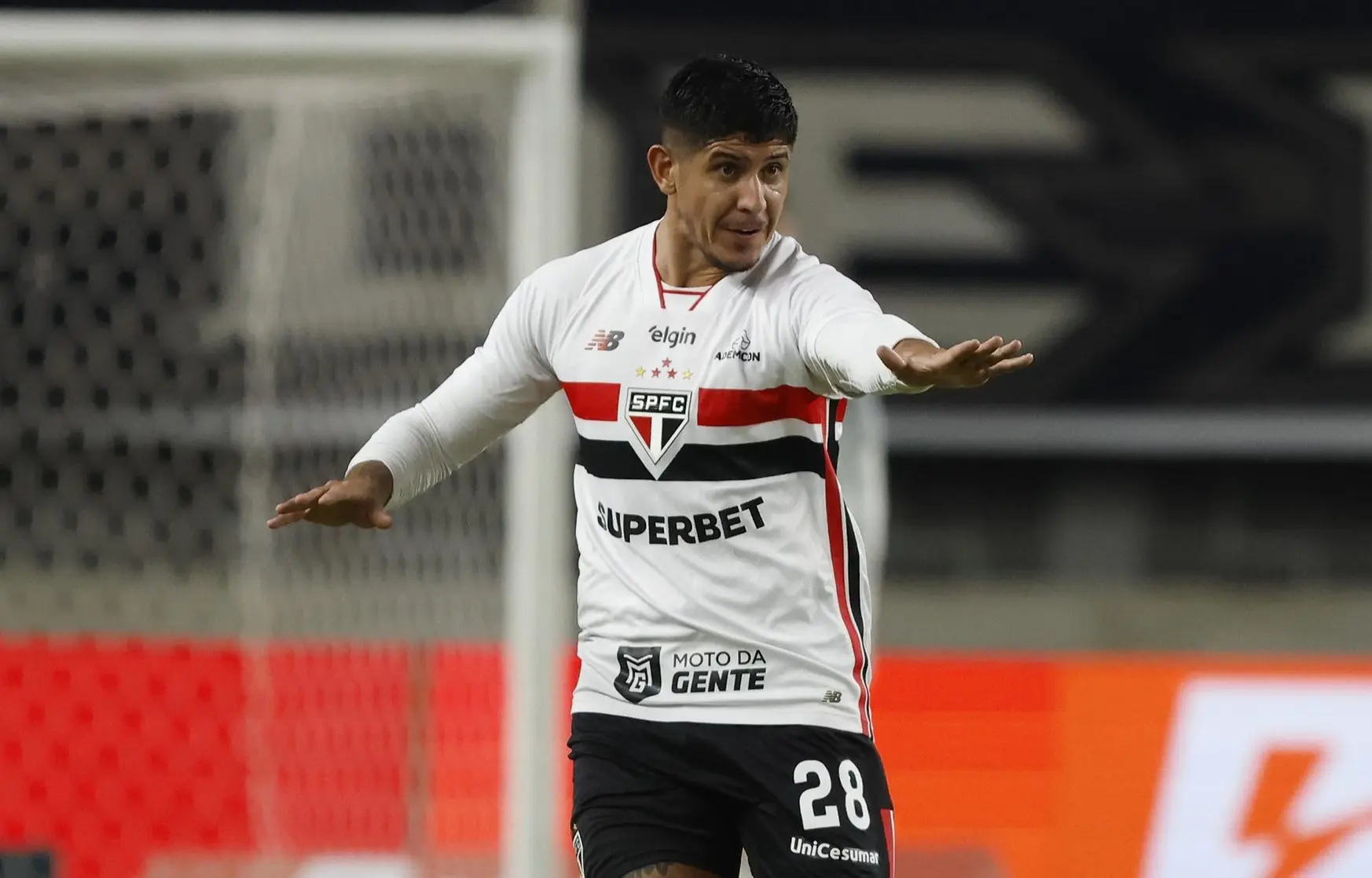 Zagueiro Alan Franco deixa o São Paulo para atuar no Tigres, do México