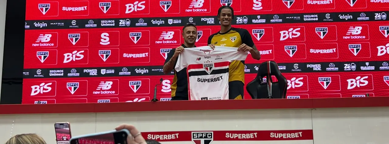 São Paulo apresenta volante Newton e jogador destaca conversa com Ferraresi antes de assinar
