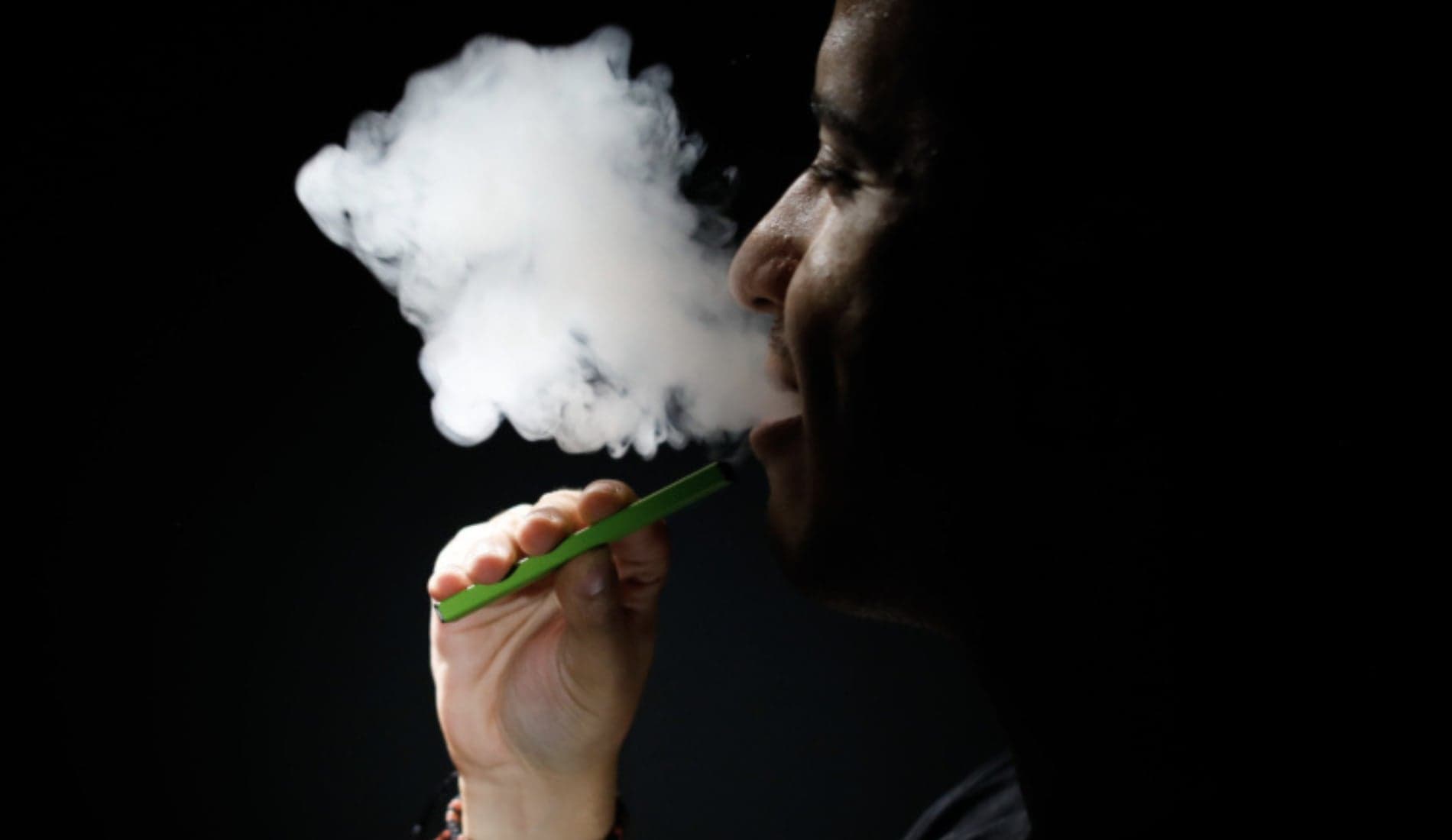 Pesquisa da USP liga uso de tabaco aquecido ao risco de esclerose múltipla