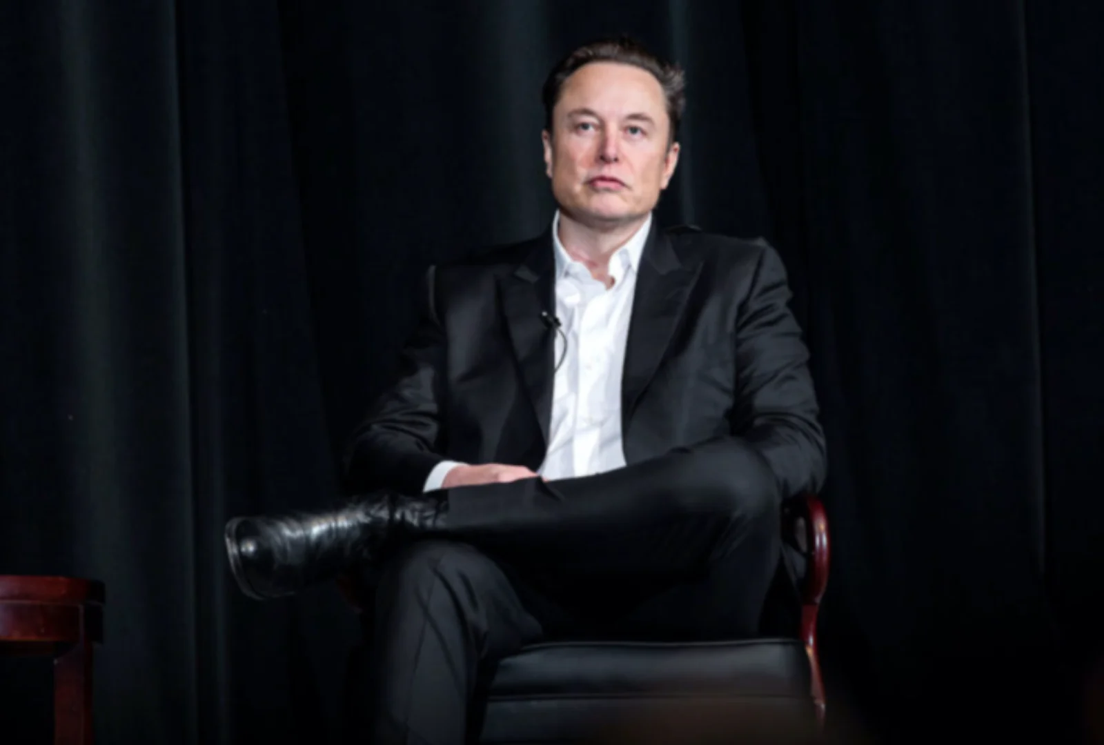 Elon Musk reage à subida de Flávio Bolsonaro em plataforma de apostas a duas semanas do pleito