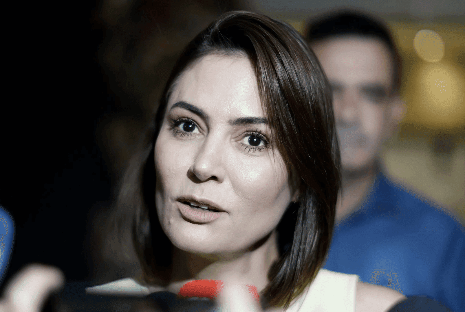 Michelle Bolsonaro critica proibição de usar imagem do ex-presidente em propaganda eleitoral