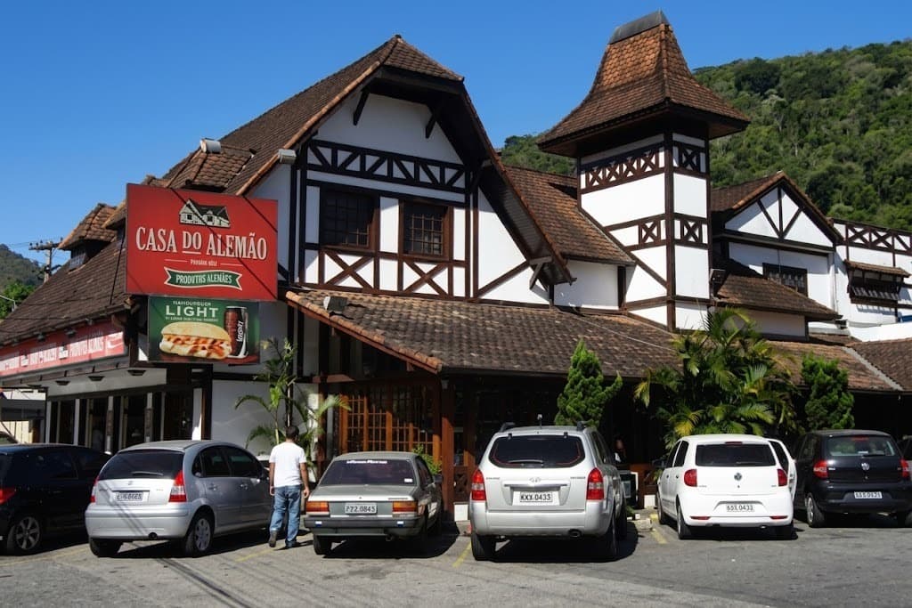 Casa do Alemão surgiu de antiga panificação fundada por irmãos em Petrópolis em 1945