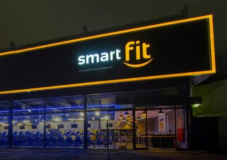 Smart Fit registra alta de 22% na receita, mas despesas financeiras pressionam lucro e ações caem