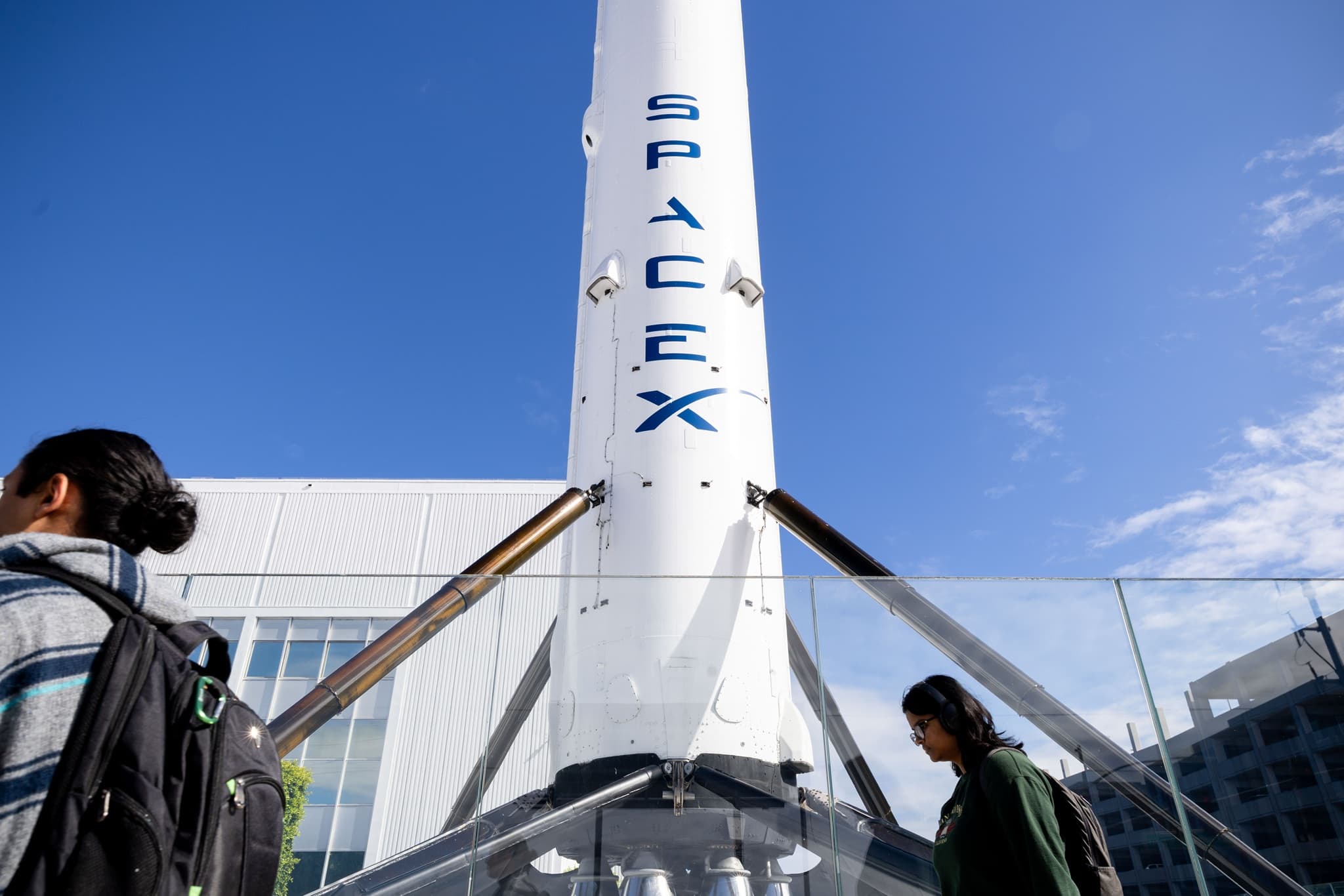 Ações da SpaceX caem e empresa pode perder US$ 1 trilhão em valor de mercado